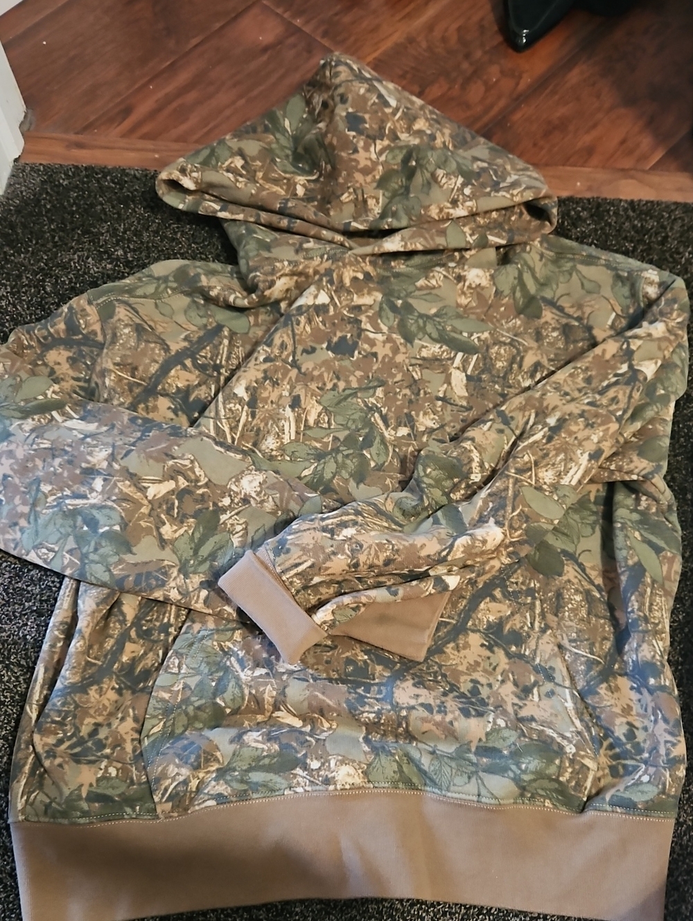 American Eagle Outfitters Camouflage Hooded Sweatshirt in Green and Brown